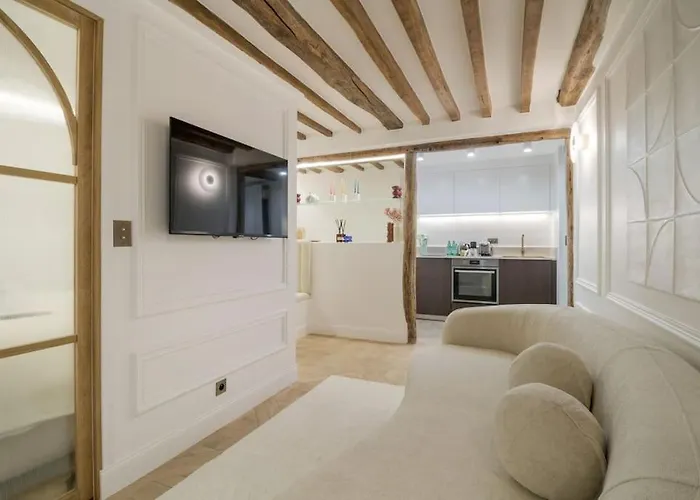 Apartamento Royale # Palais De L'elysee # 8 *